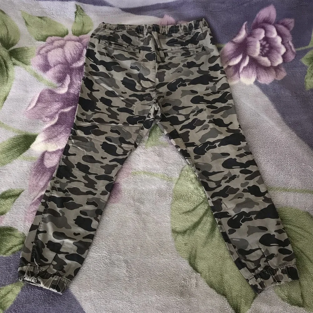 Divided by H&M Men’s Camo Joggers